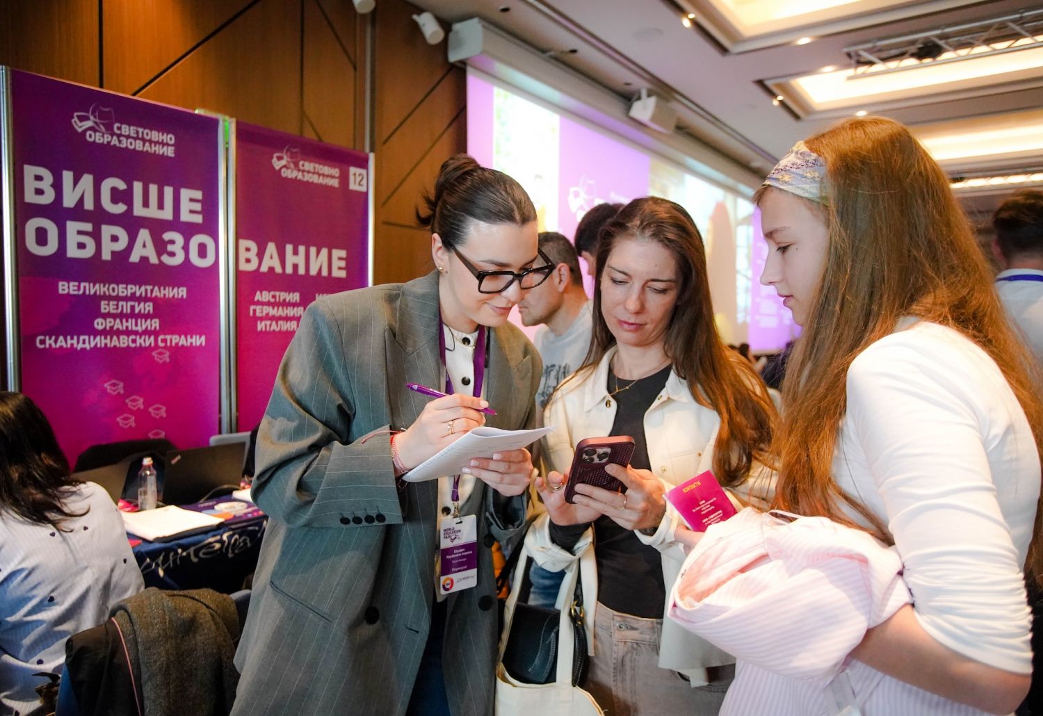 Двойно повече български студенти избират Испания